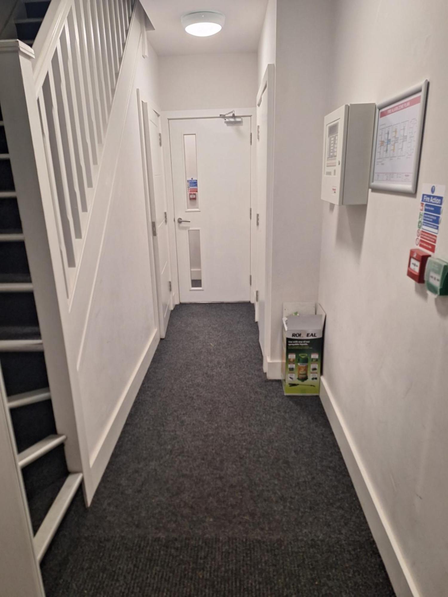 Budget Single Only For One Adult - Shared Flat Apartment *